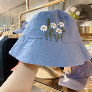 Hand Embroidered Daisy and Bee Linen Baby Hat – Lightweight Summer Bucket Hat for Kids