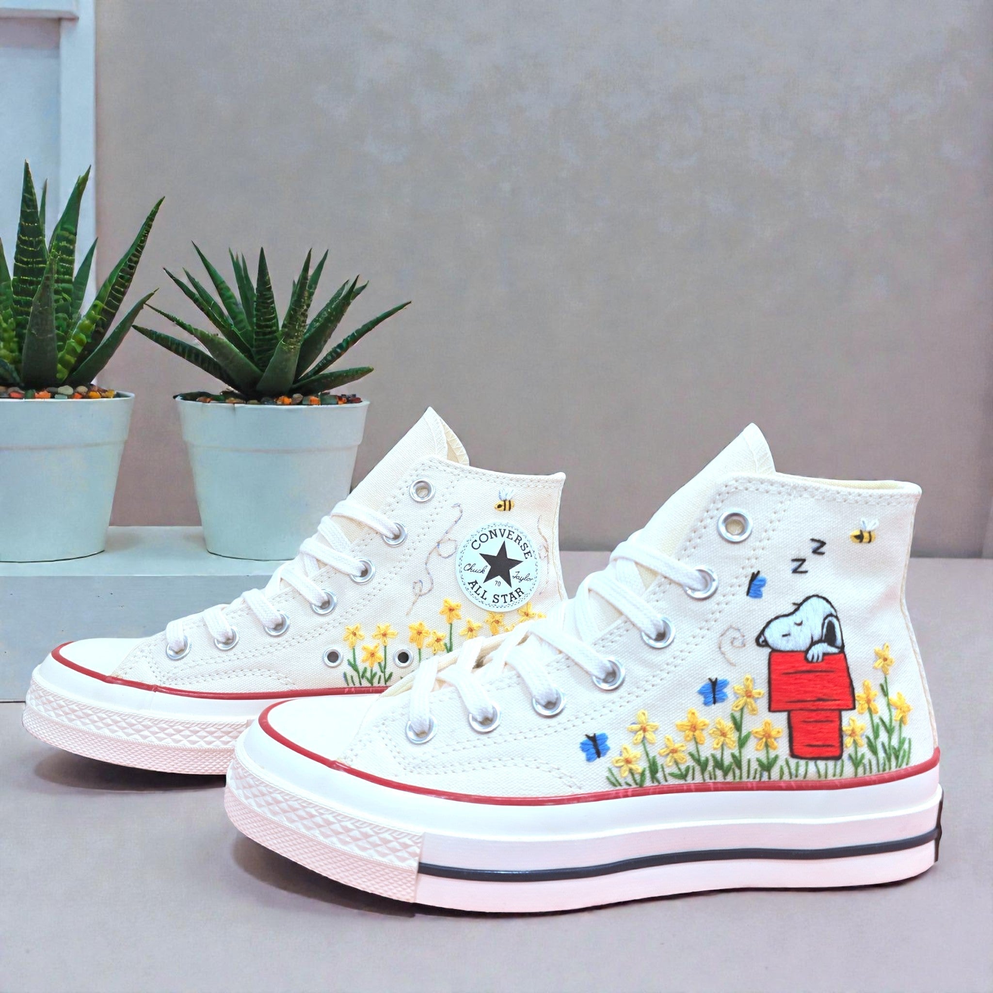 Converse Snoopy Embroidered High-Top Shoes